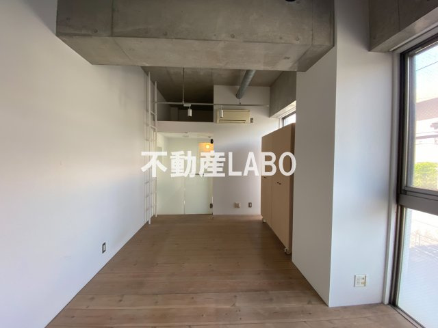 W元町の内装