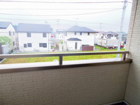 お洗濯にも便利なバルコニー付き