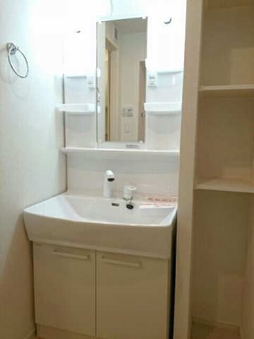 明るい洗面所です