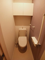 コンパクトで使いやすいトイレです