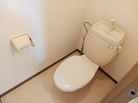 落ち着いた色調のトイレです