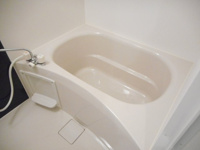 コンパクトで使いやすいお風呂です