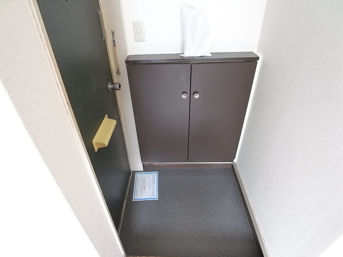 パーソナル10番館の玄関