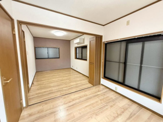 【洋室】 | 御陵通　中古戸建 | ３ＬＤＫの暮らしやすいお住まい☆お子様のお部屋や趣味のお部屋もご用意いただけます♪