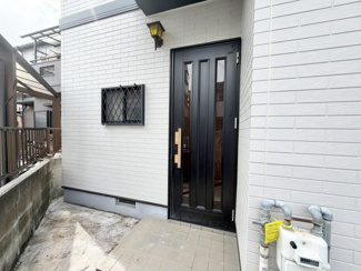 【玄関】 | 御陵通　中古戸建 | 【住宅ローン相談】住宅ローンにご不安、ご心配のある方でもイエストアでは豊富な知識でサポート致します♪