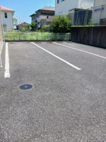 車をお持ちの方に嬉しい駐車場付きの物件です