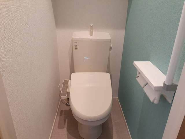 コンパクトで使いやすいトイレです