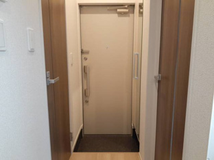 落ち着いた玄関です
