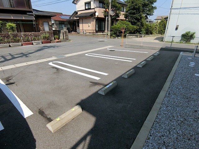 オークモントＡの駐車場