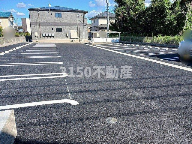 アレキサンドライトの駐車場|駐車場に車を止められます