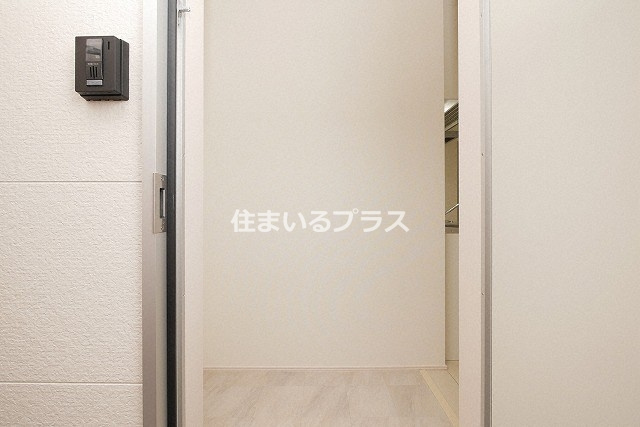フジパレス都島御幸町Ⅴ番館の玄関