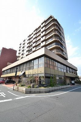 ヒカリホールディングスビル の外観
