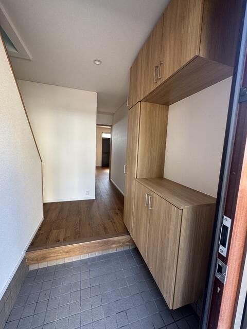 茶屋之町貸戸建の玄関