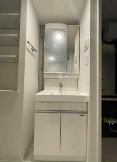 トライム両国の独立洗面台|朝の支度にも助かる、独立の洗髪洗面化粧台