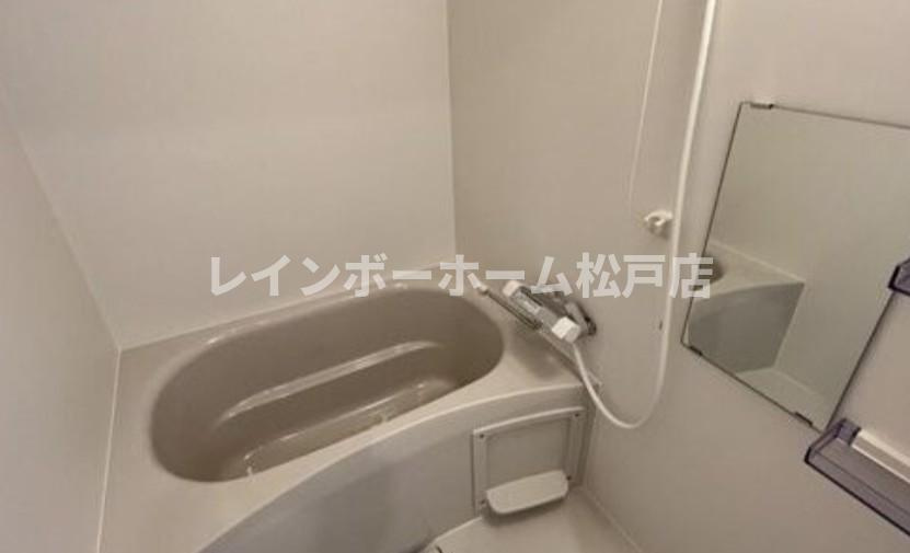 ジーメゾン松戸六実ビアン特典：仲介手数料が半額です!!の浴室|日々の疲れを癒すお風呂付です