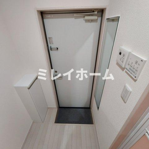 マーレ大森町の玄関|同建物内、別のお部屋の参考写真になります。