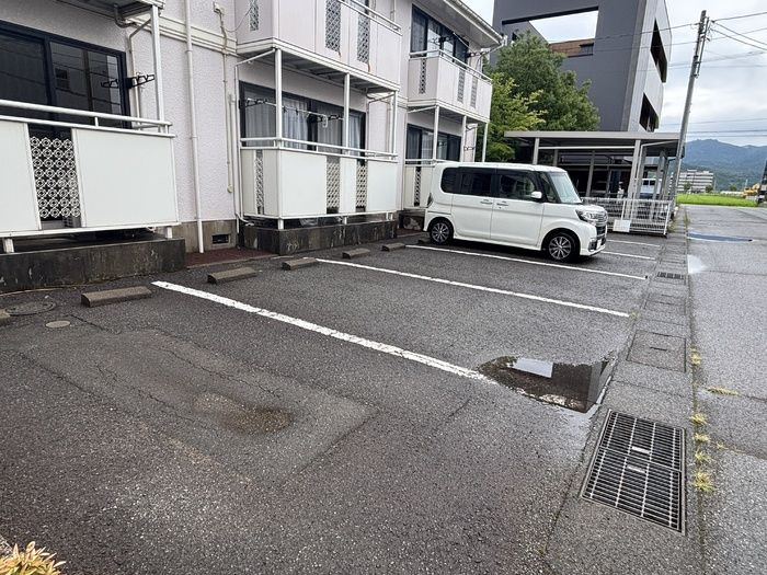 サニーハイムオーリの駐車場