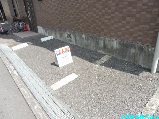 サンパティークの駐車場