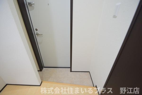 フジパレス城東諏訪Ⅶ番館の玄関
