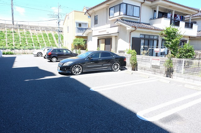 ソレイユ南田園の駐車場
