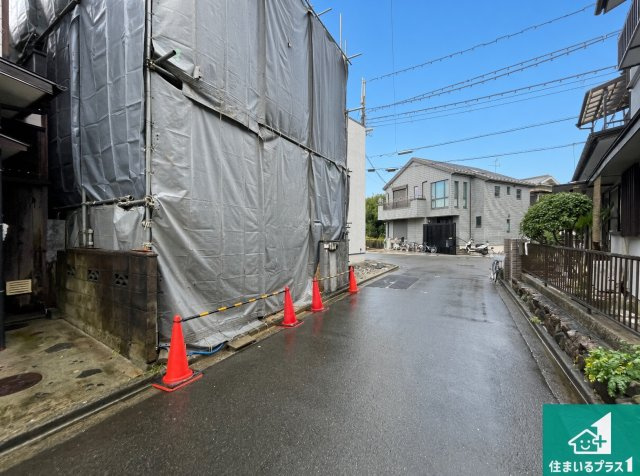 高槻市南大樋町　新築一戸建ての前面道路含む現地写真|車通りの少ない前面道路！お子様がいらっしゃるご家族でも安心！