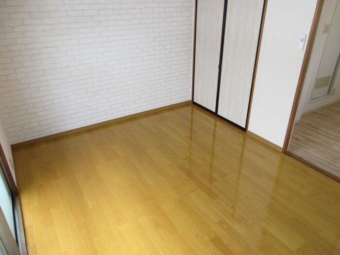 コーポ下賀茂の居間・リビング