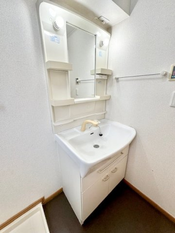 アルカンシエル・グラースの洗面所|脱衣スペースもあります