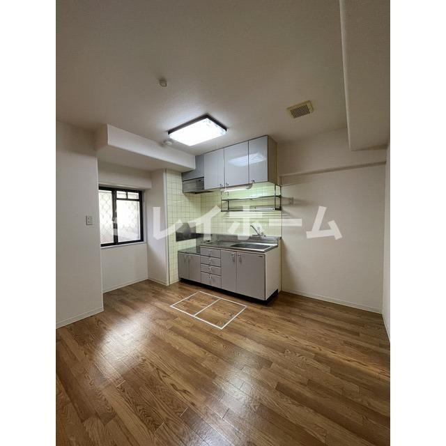 ガーデンヒルズ壱番館の居間・リビング|同建物内、別のお部屋の参考写真になります。