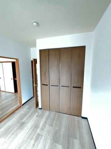 マンションフローラの洋室