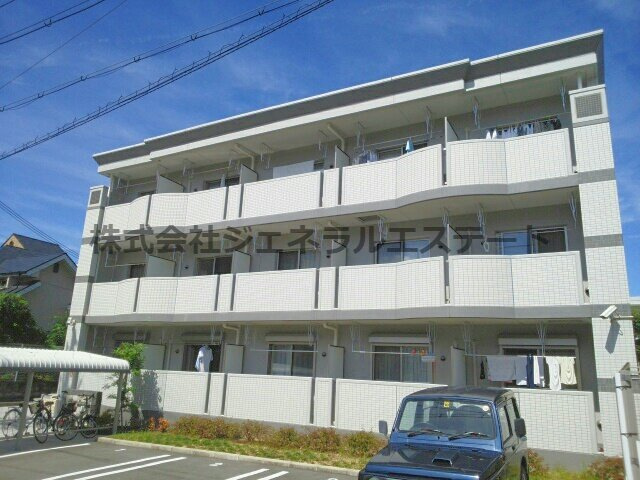 プラティークヌーヴォー