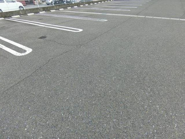 アルコバレーノ　Ａの駐車場