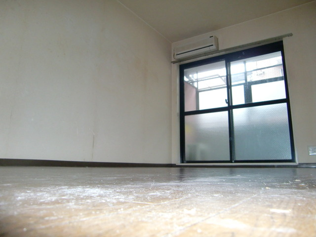 神戸市灘区烏帽子町２丁目の賃貸マンションの洋室