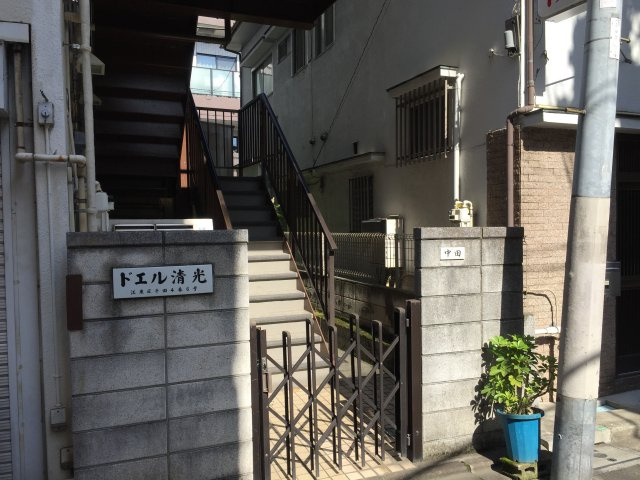 ドエル清光のエントランス