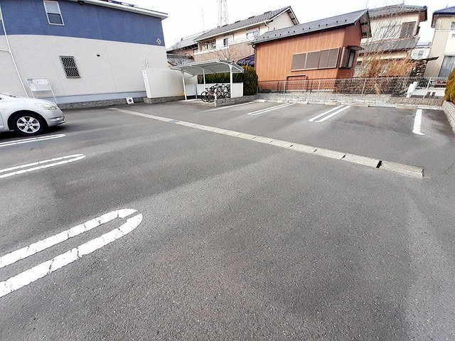 ベルベディアＢの駐車場