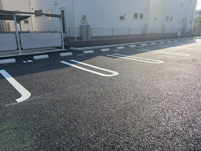 ジックス石原　Ｃの駐車場