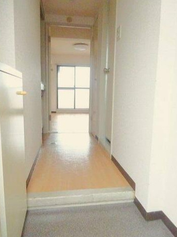 レナジア西堀の玄関