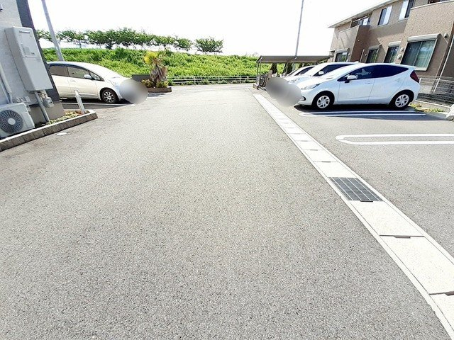 ミーティアの駐車場