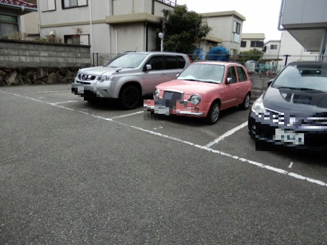 アークコート宮の前の駐車場