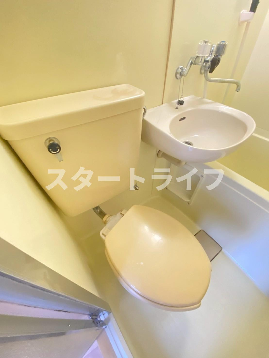 大阪市東淀川区東中島１丁目の賃貸マンションのトイレ
