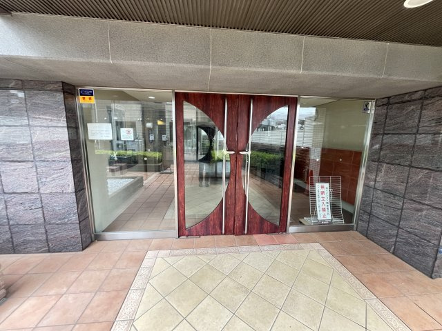 ルネサンス南柏駅前のエントランス