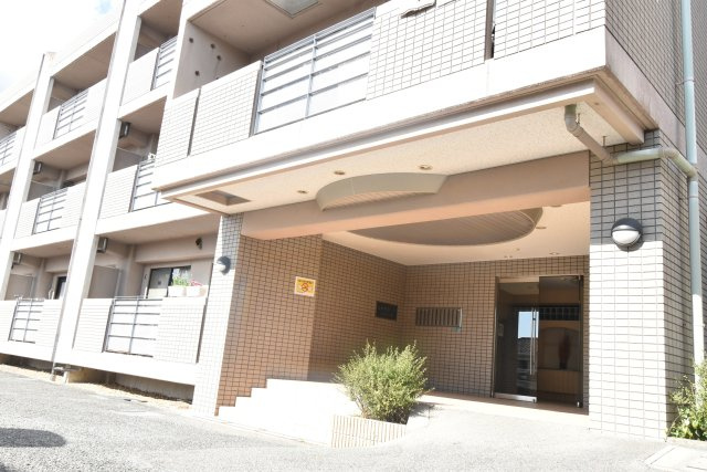 エルドラード上ヶ原2番館のエントランス