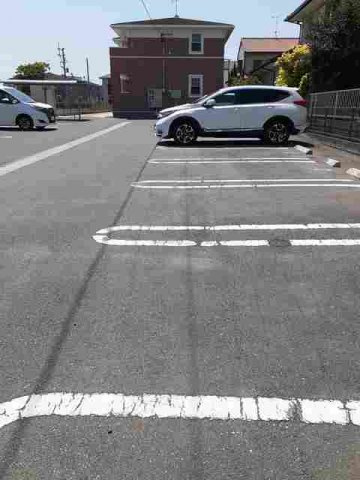 リーベンス・グランデⅡの駐車場