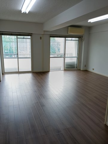 マンション四谷の居間・リビング