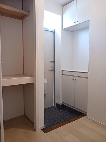 シャルムＡの玄関