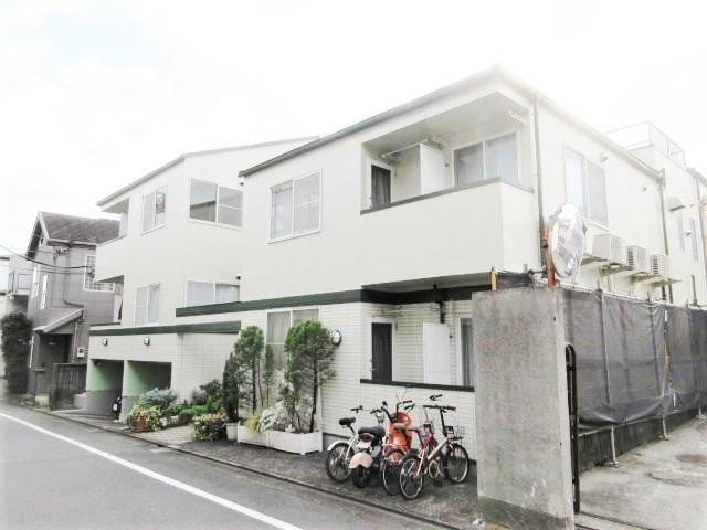 TRI FIELDの外観
