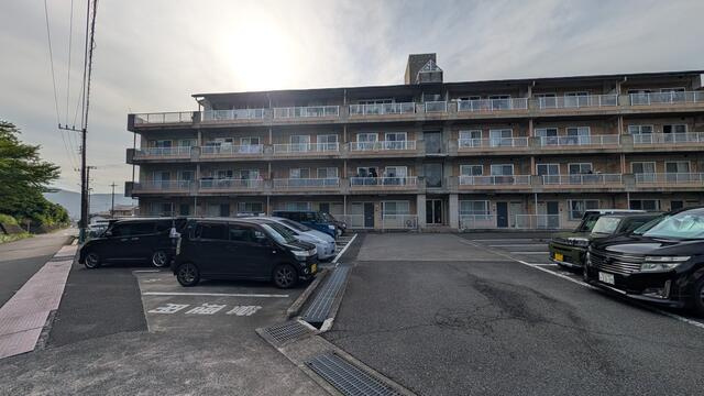 富士市伝法の一棟マンションの外観|建物南側外観