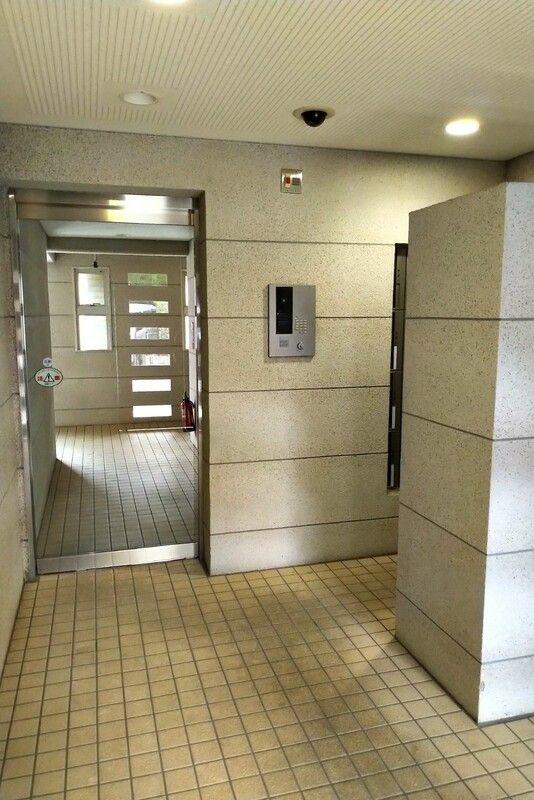 コスモハイツのエントランス