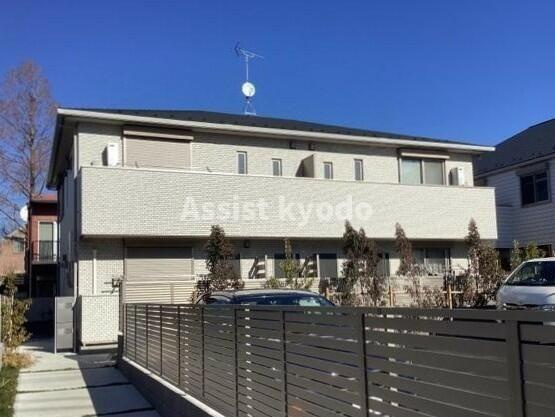 テラス中の原の外観