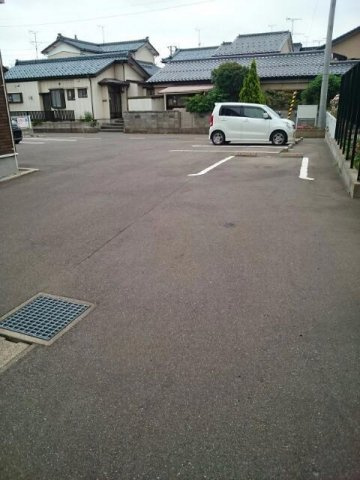 ビューレインボーⅤの駐車場