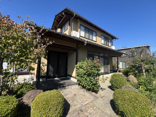 米子市錦海町２丁目　中古住宅のエントランス